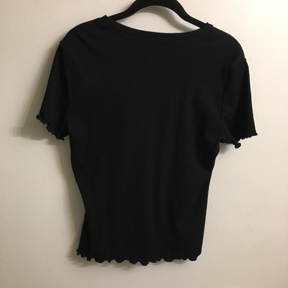 Cute black tee with 🍒 appliqué - Picture 4 of 8